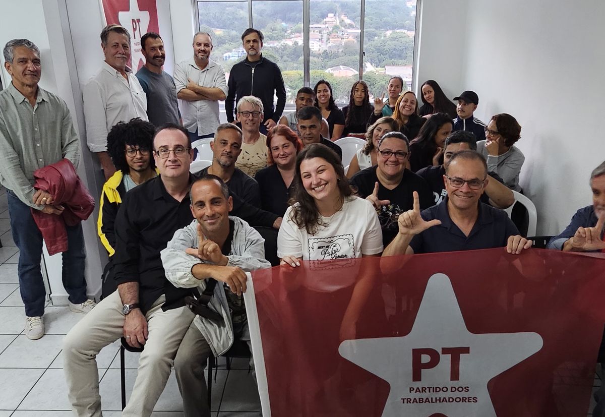 Maria Paula em reunião